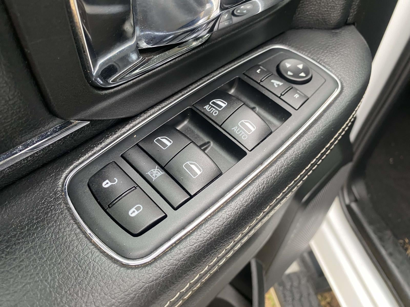 2019 RAM 1500 Classic Laramie