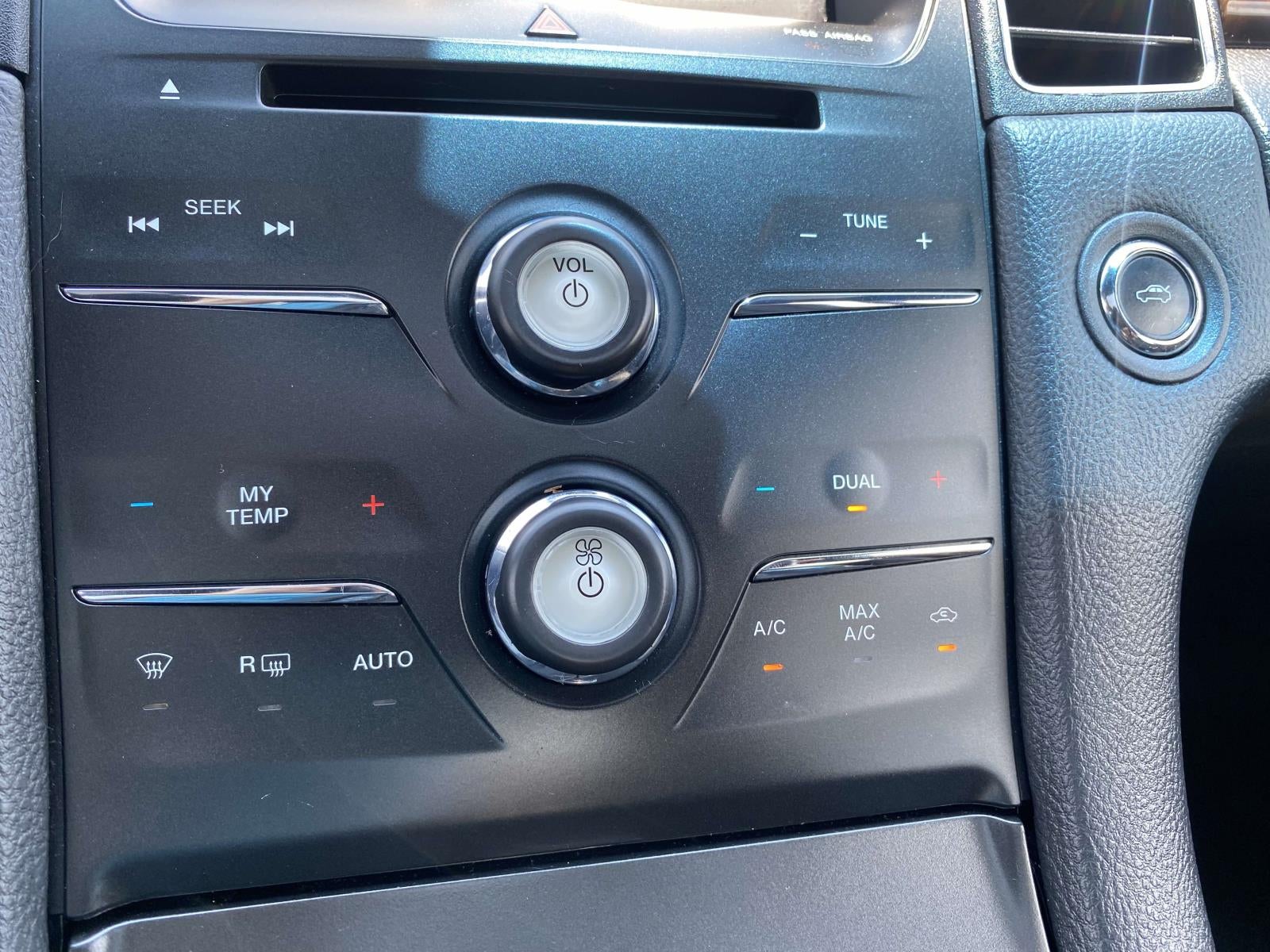 2015 Ford Taurus Limited