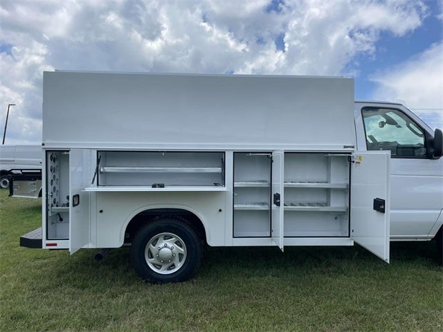 2026 Ford E-350SD Base Cutaway
