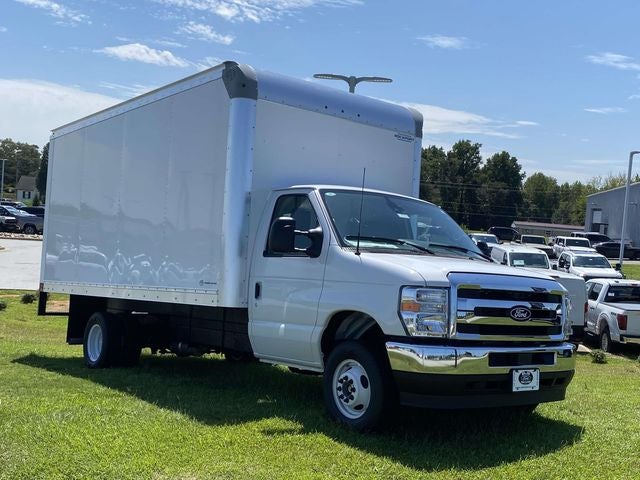 2027 Ford E-450SD Base