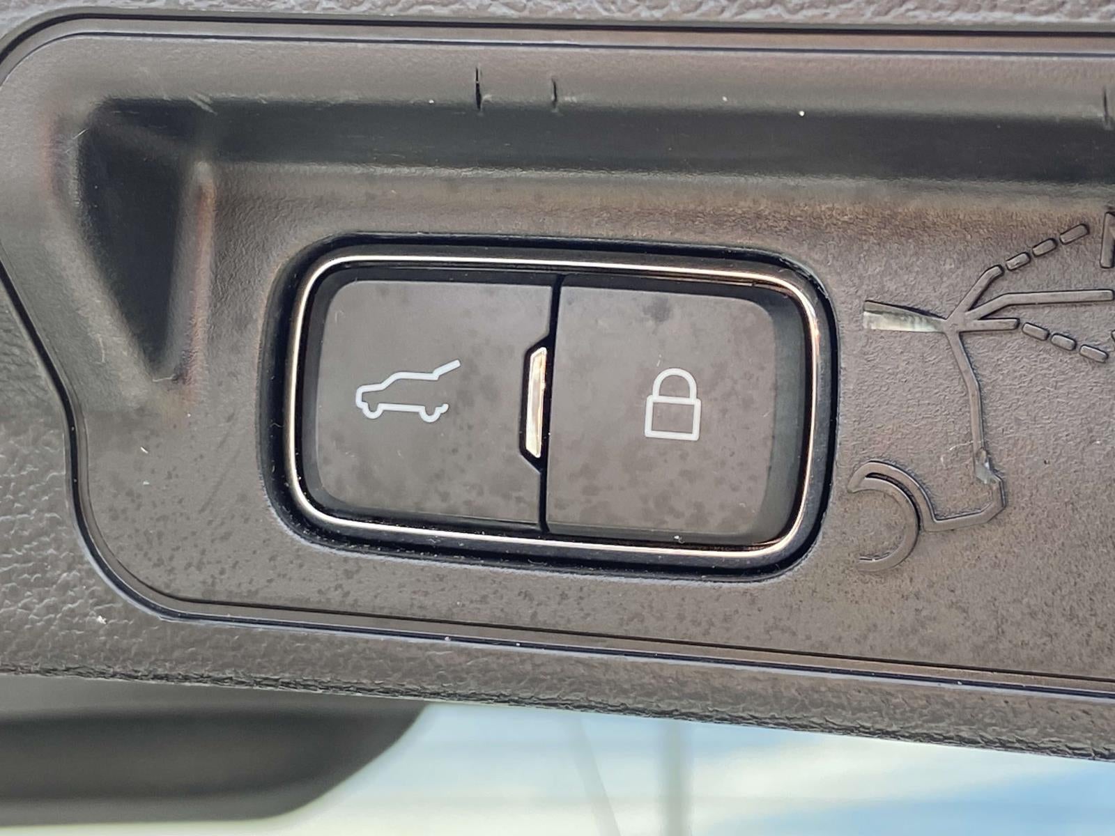 2020 Ford Explorer Base