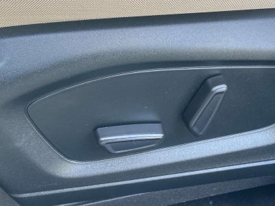 2020 Ford Explorer Base