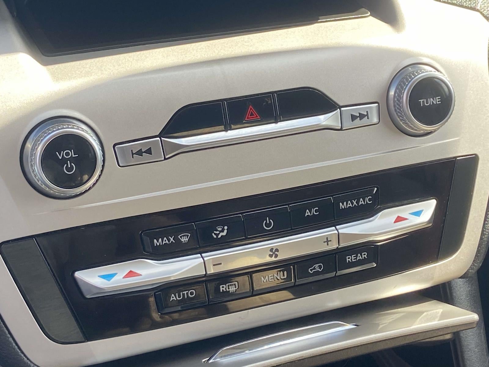 2020 Ford Explorer Base