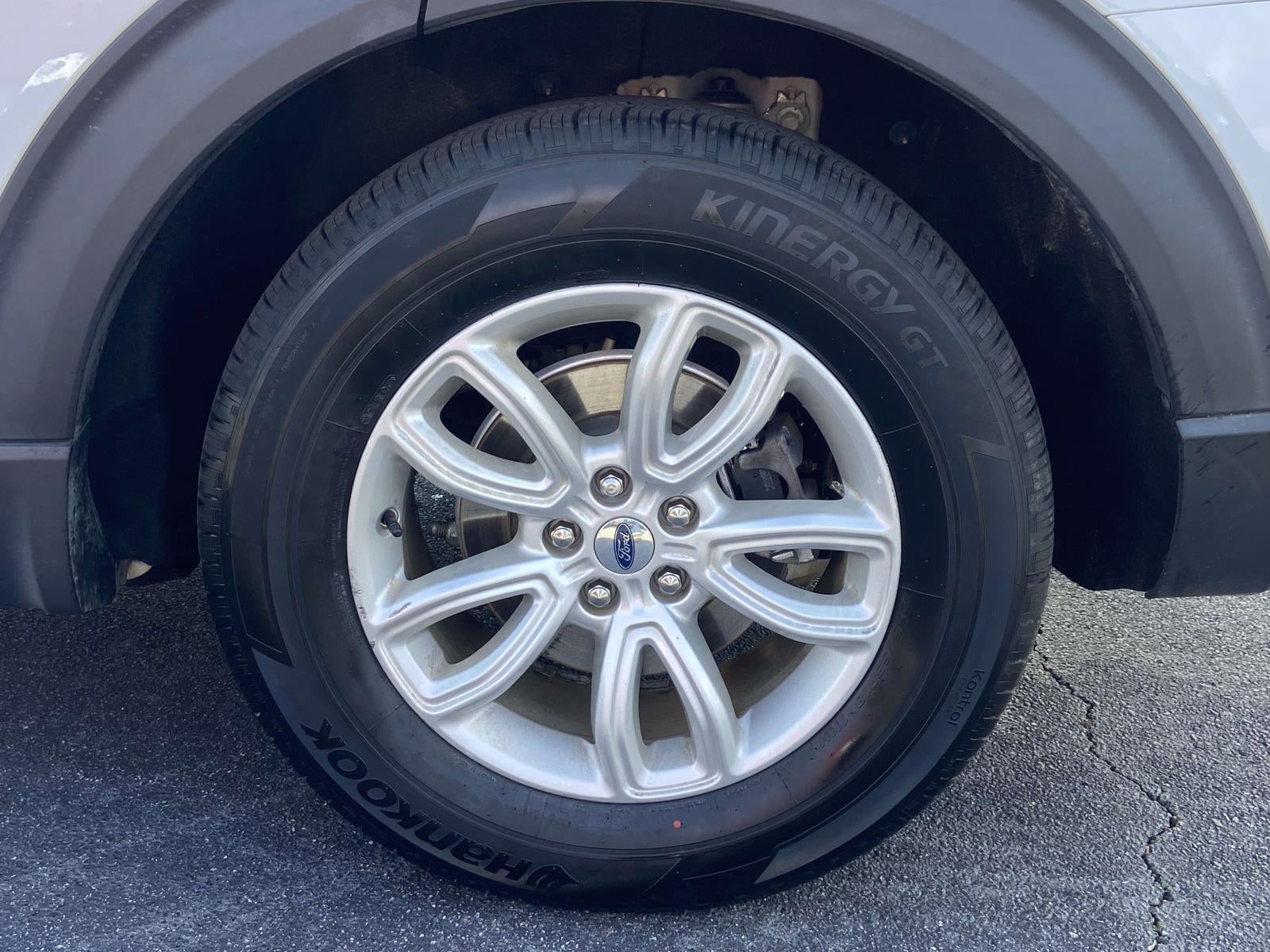 2020 Ford Explorer Base