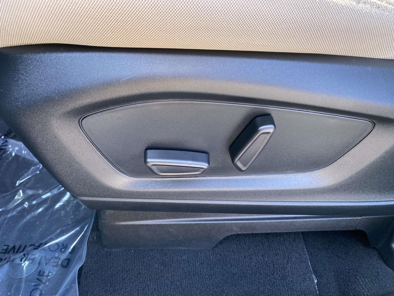 2023 Ford Explorer Base