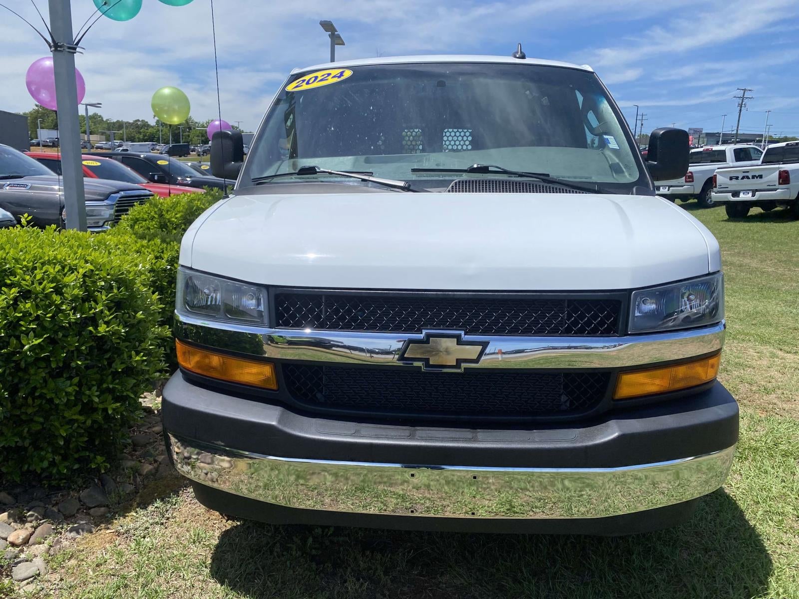 2024 Chevrolet Express 2500 Work Van Cargo