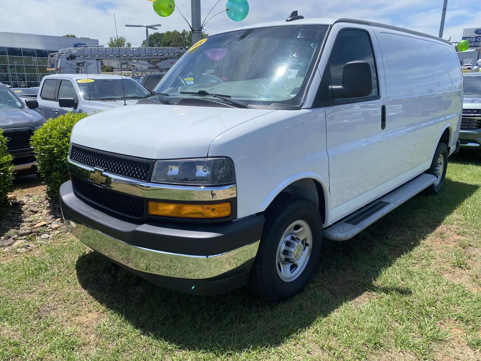 2024 Chevrolet Express 2500 Work Van Cargo