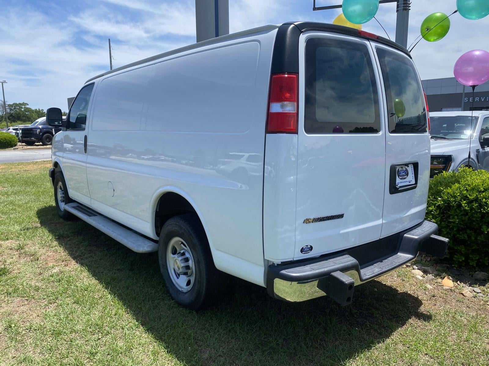 2024 Chevrolet Express 2500 Work Van Cargo