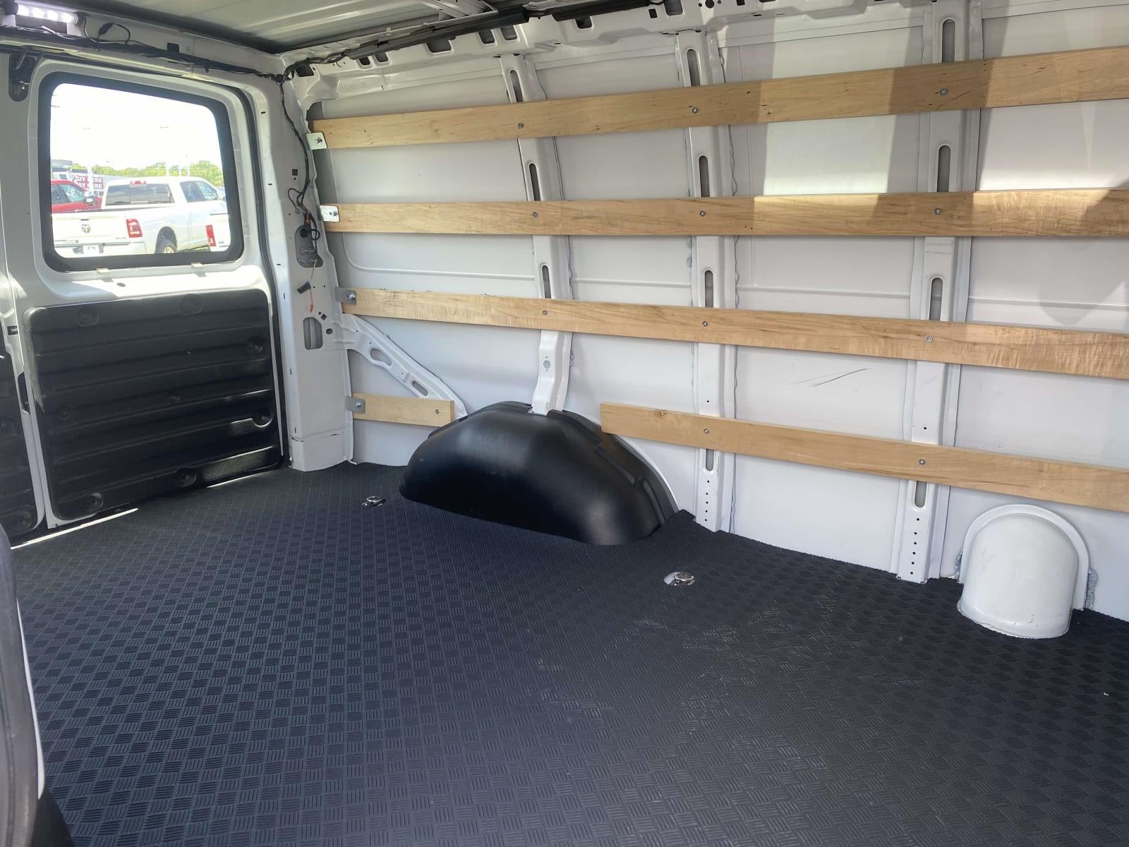 2024 Chevrolet Express 2500 Work Van Cargo