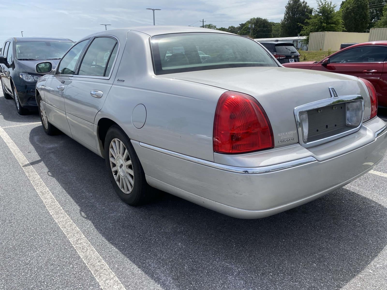 2003 Lincoln Town Car Executive