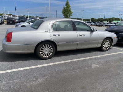 2003 Lincoln Town Car Executive