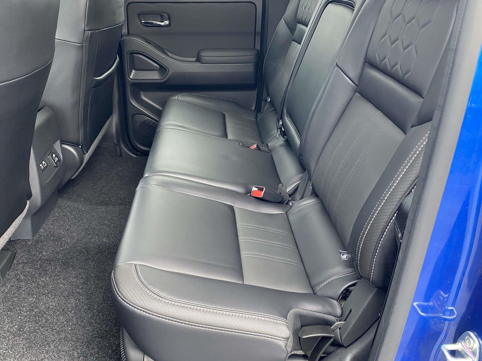 2024 Nissan Frontier SL