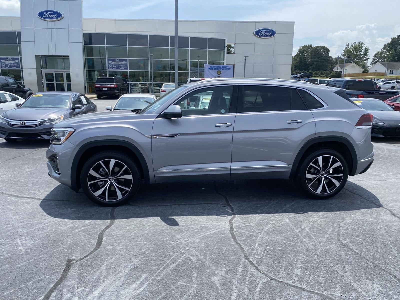 2024 Volkswagen Atlas Cross Sport 2.0T SEL Premium R-Line