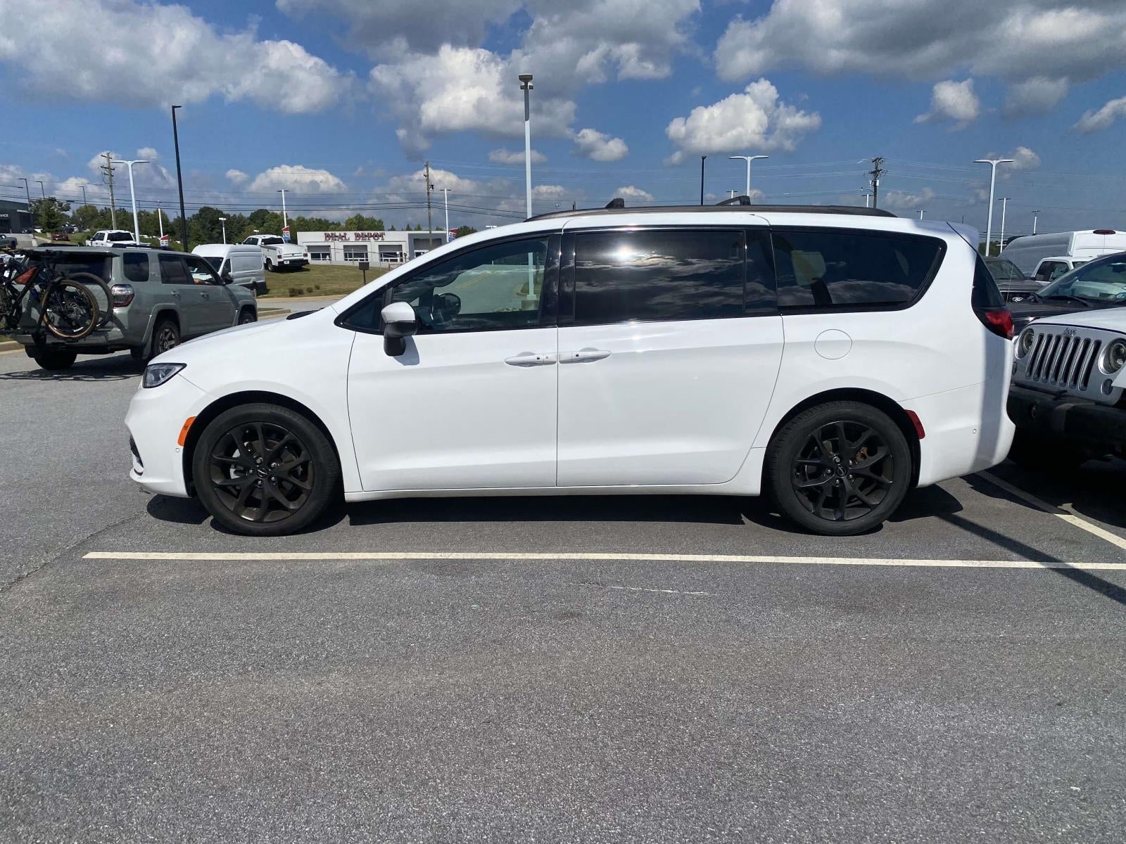 2023 Chrysler Pacifica Touring L