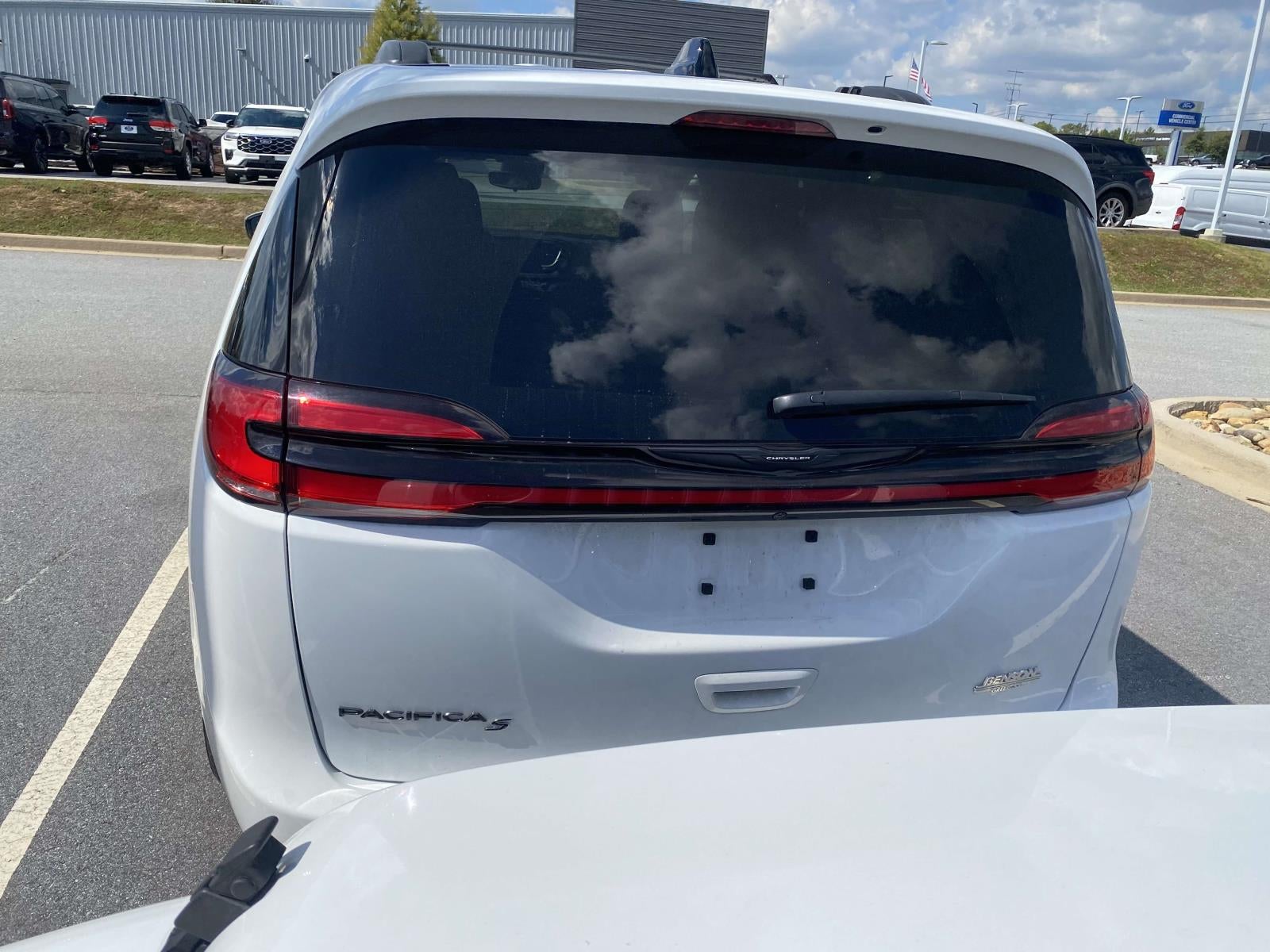 2023 Chrysler Pacifica Touring L