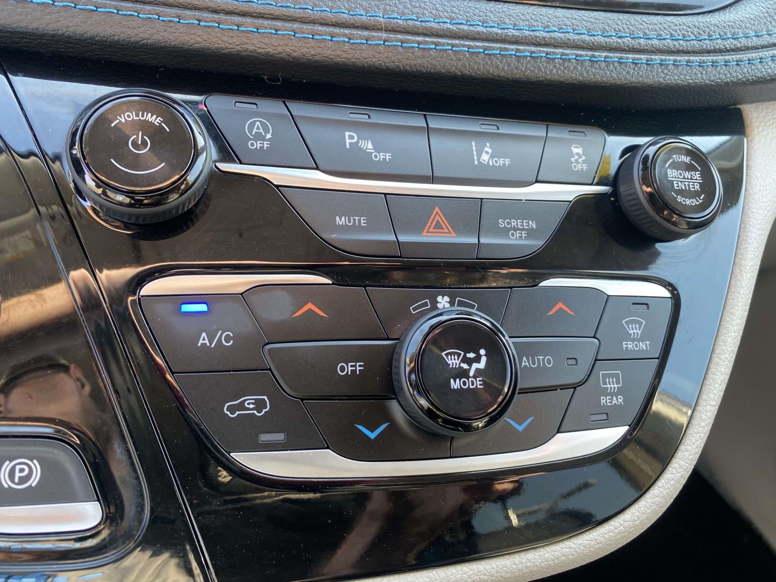 2021 Chrysler Pacifica Touring L