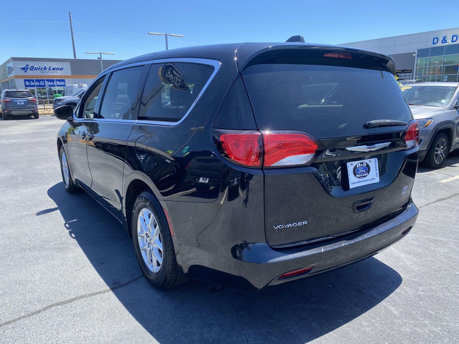 2022 Chrysler Voyager LX