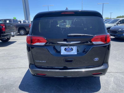 2022 Chrysler Voyager LX
