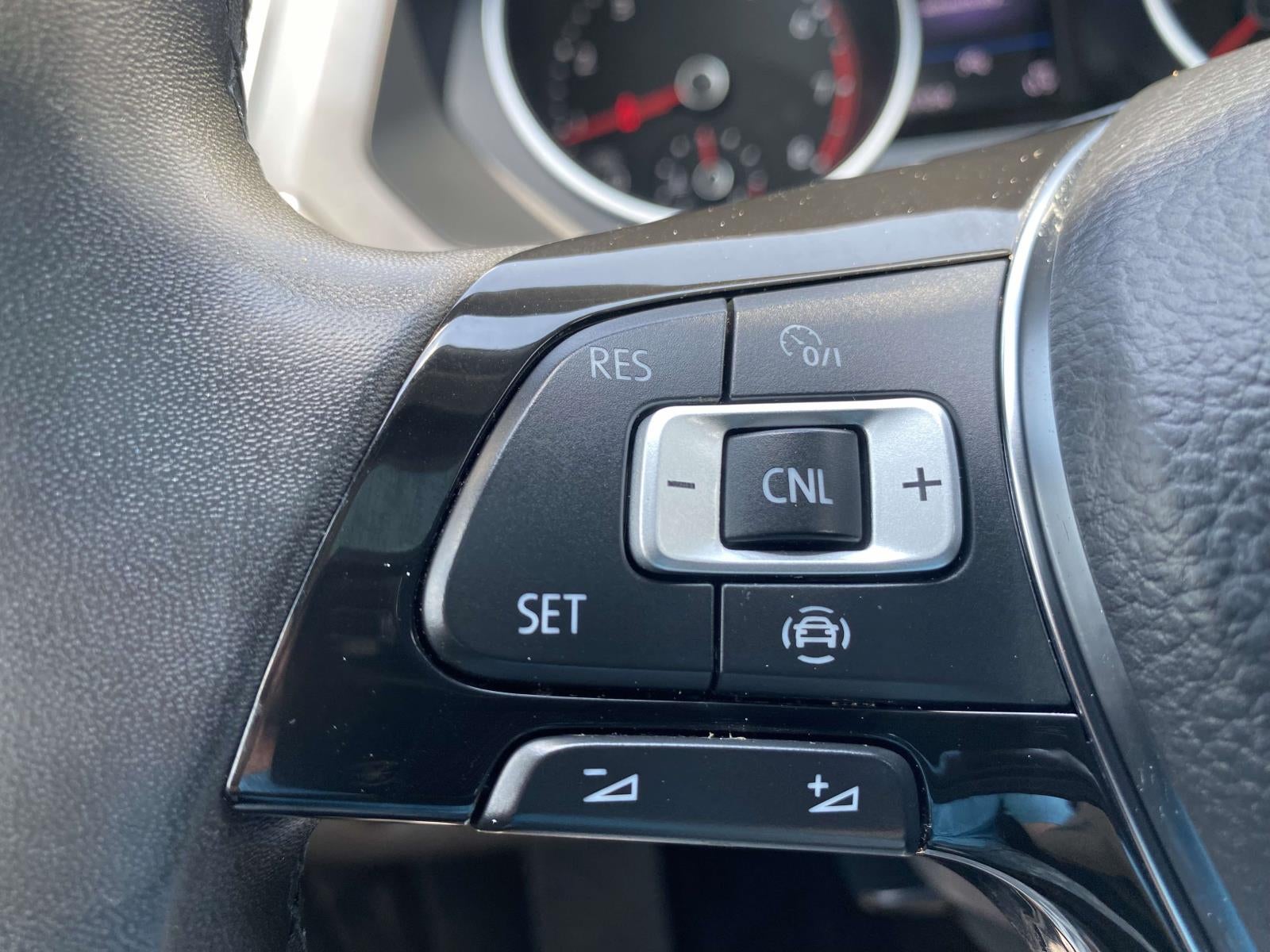 2020 Volkswagen Tiguan 2.0T SEL