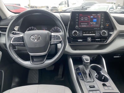 2022 Toyota Highlander LE