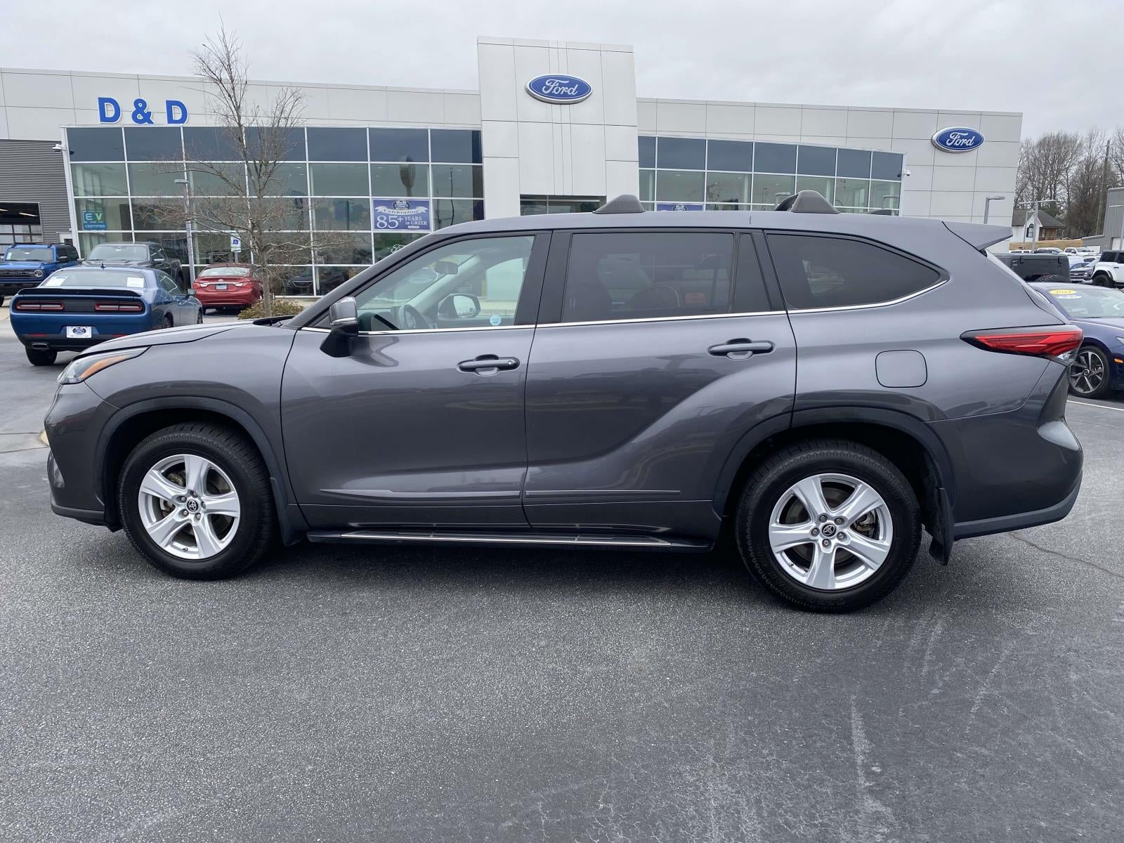 2022 Toyota Highlander LE