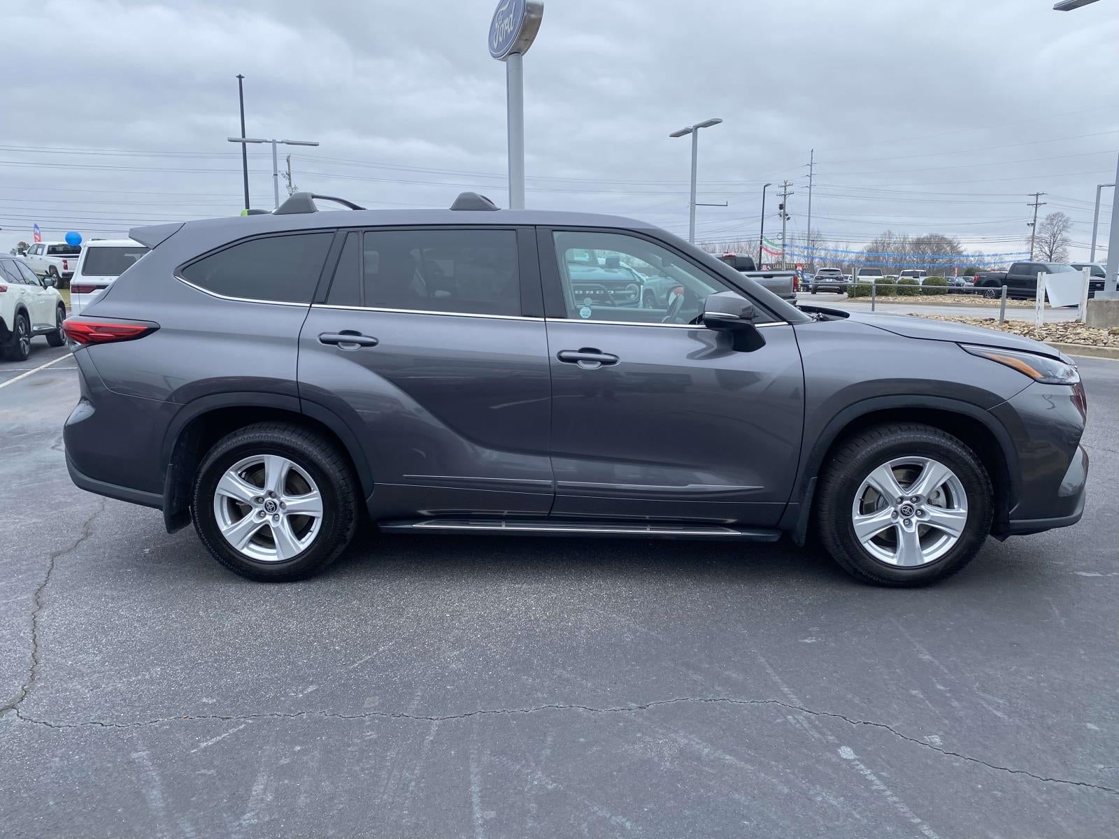 2022 Toyota Highlander LE