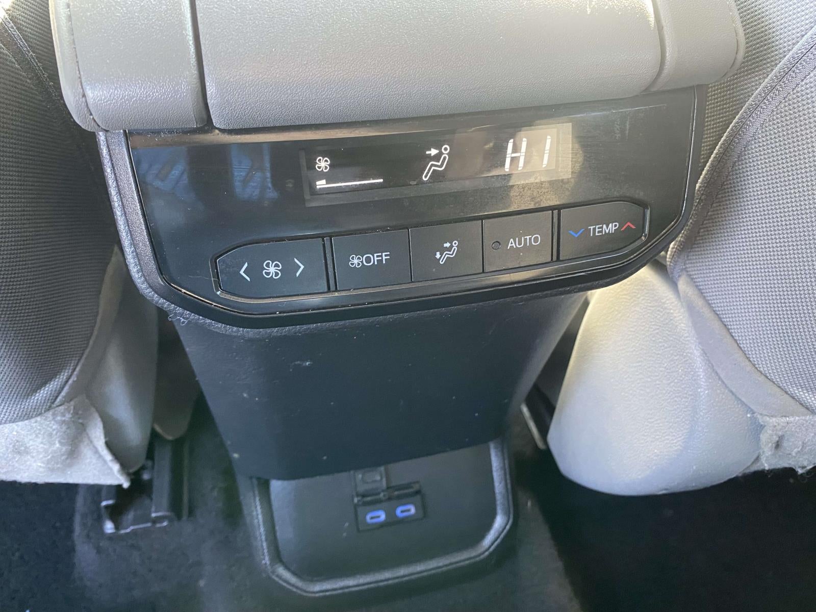2022 Toyota Highlander L