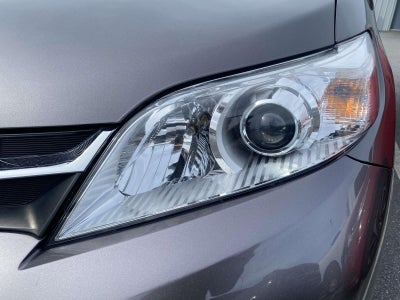 2019 Toyota Sienna LE 8 Passenger