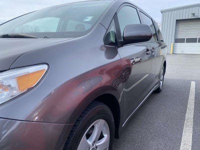 2019 Toyota Sienna LE 8 Passenger
