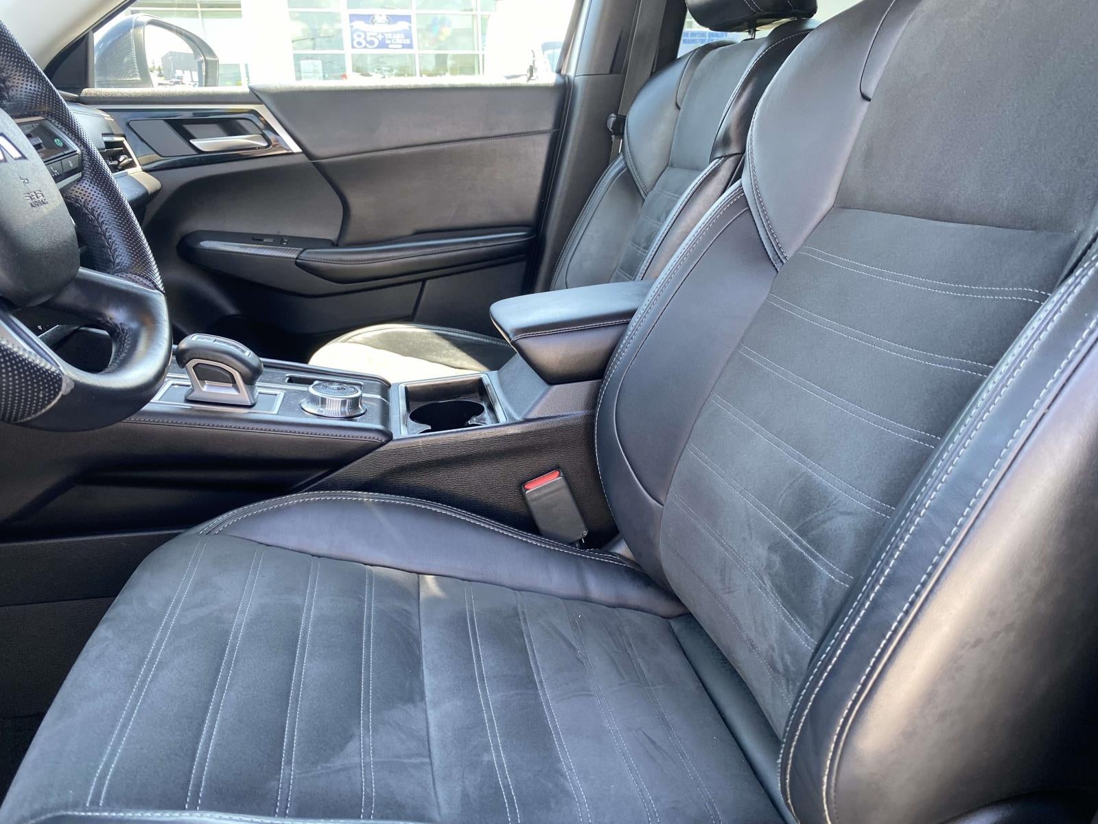 2022 Mitsubishi Outlander Base