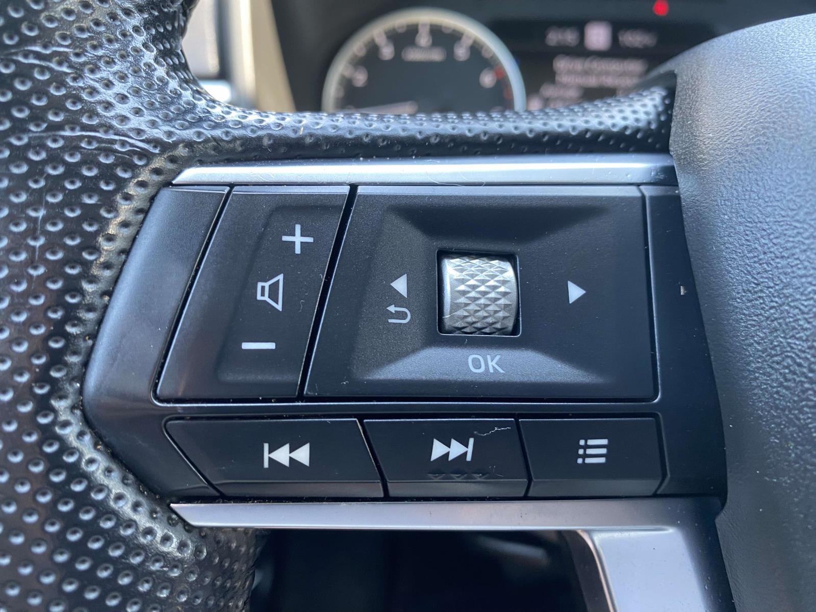 2022 Mitsubishi Outlander Base
