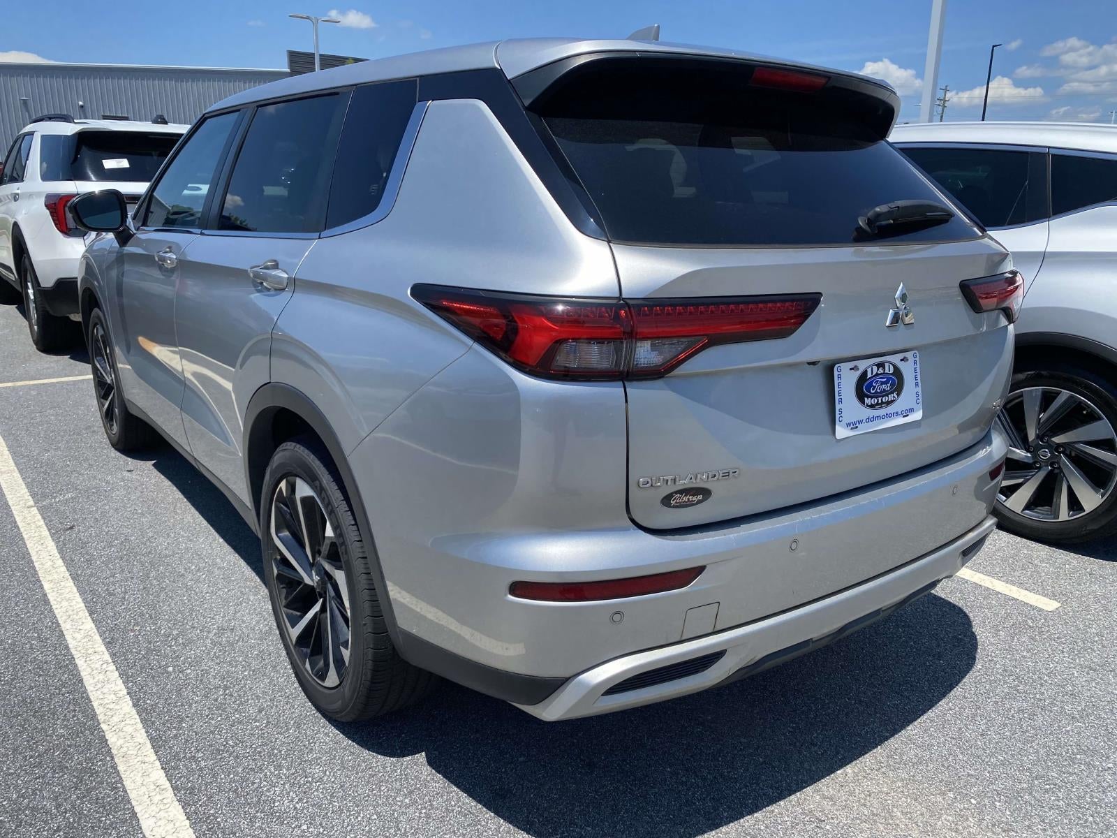 2022 Mitsubishi Outlander Base