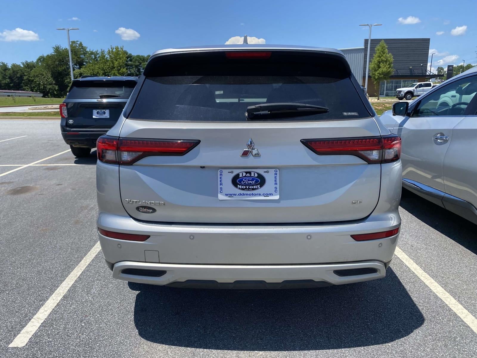 2022 Mitsubishi Outlander Base