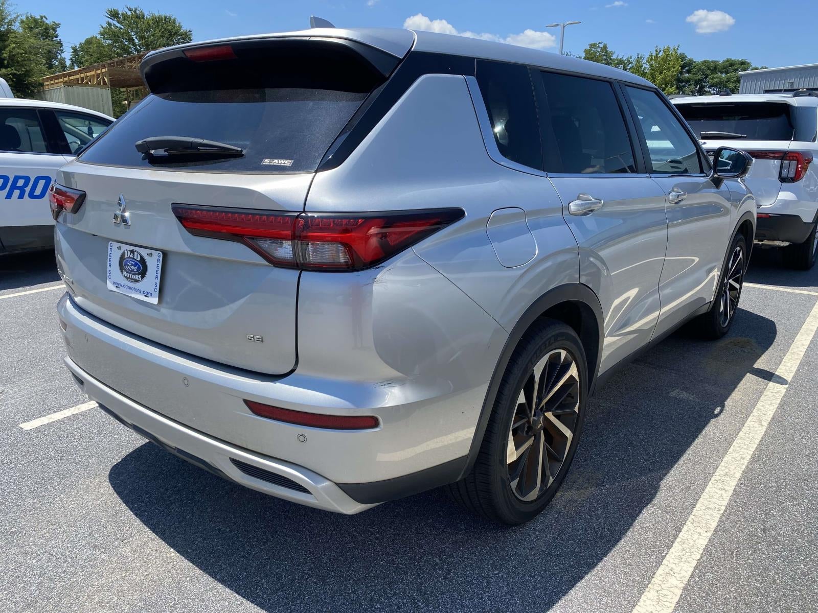 2022 Mitsubishi Outlander Base