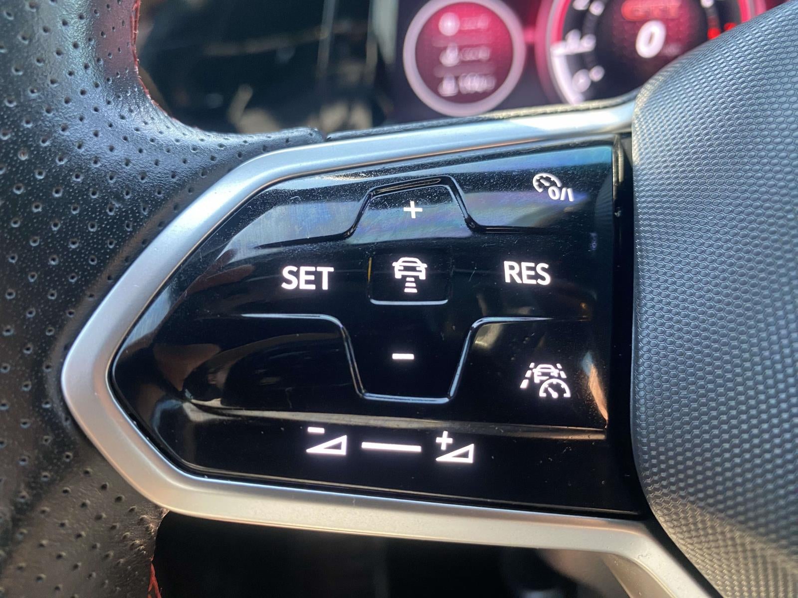 2024 Volkswagen Golf GTI 2.0T S